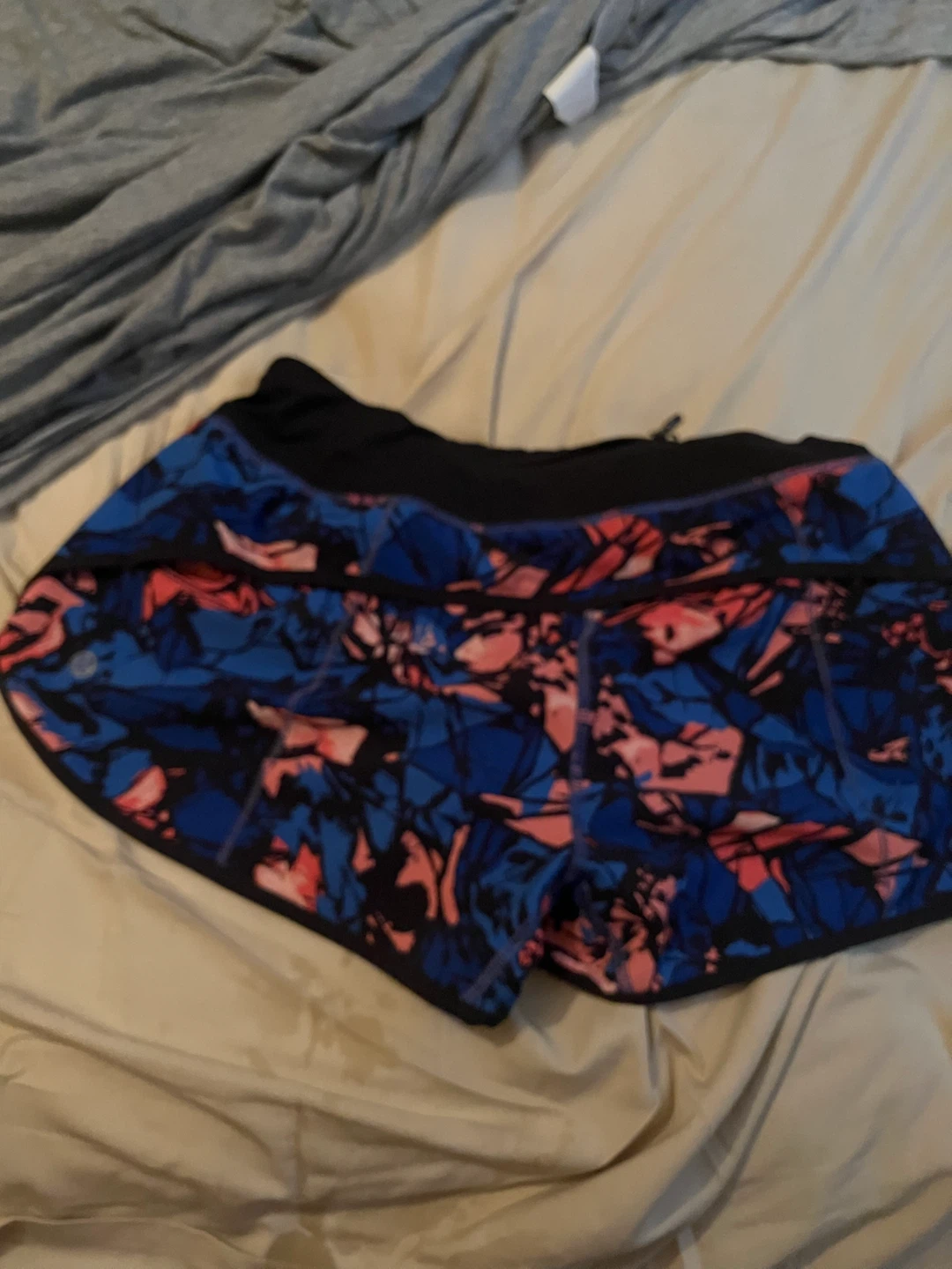 Lululemon Running Shorts Size 6 Blue Pink Floral - photo 2