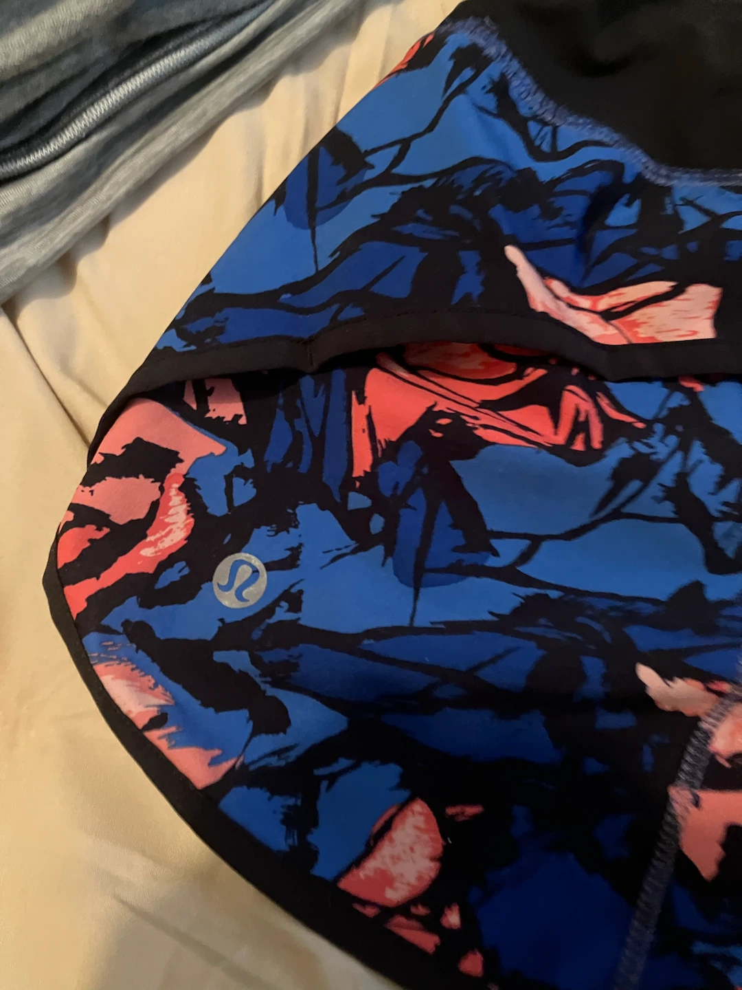 Lululemon Running Shorts Size 6 Blue Pink Floral - photo 3