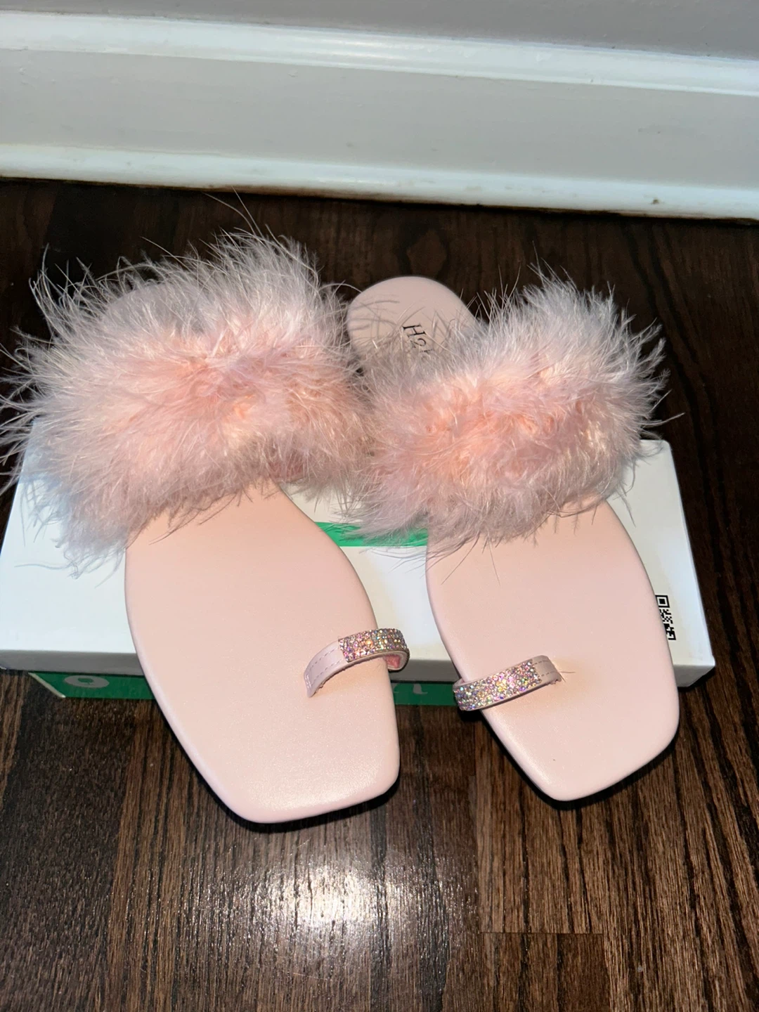 Pink H2K Feather Trimmed Sandals Size 8 - photo 3