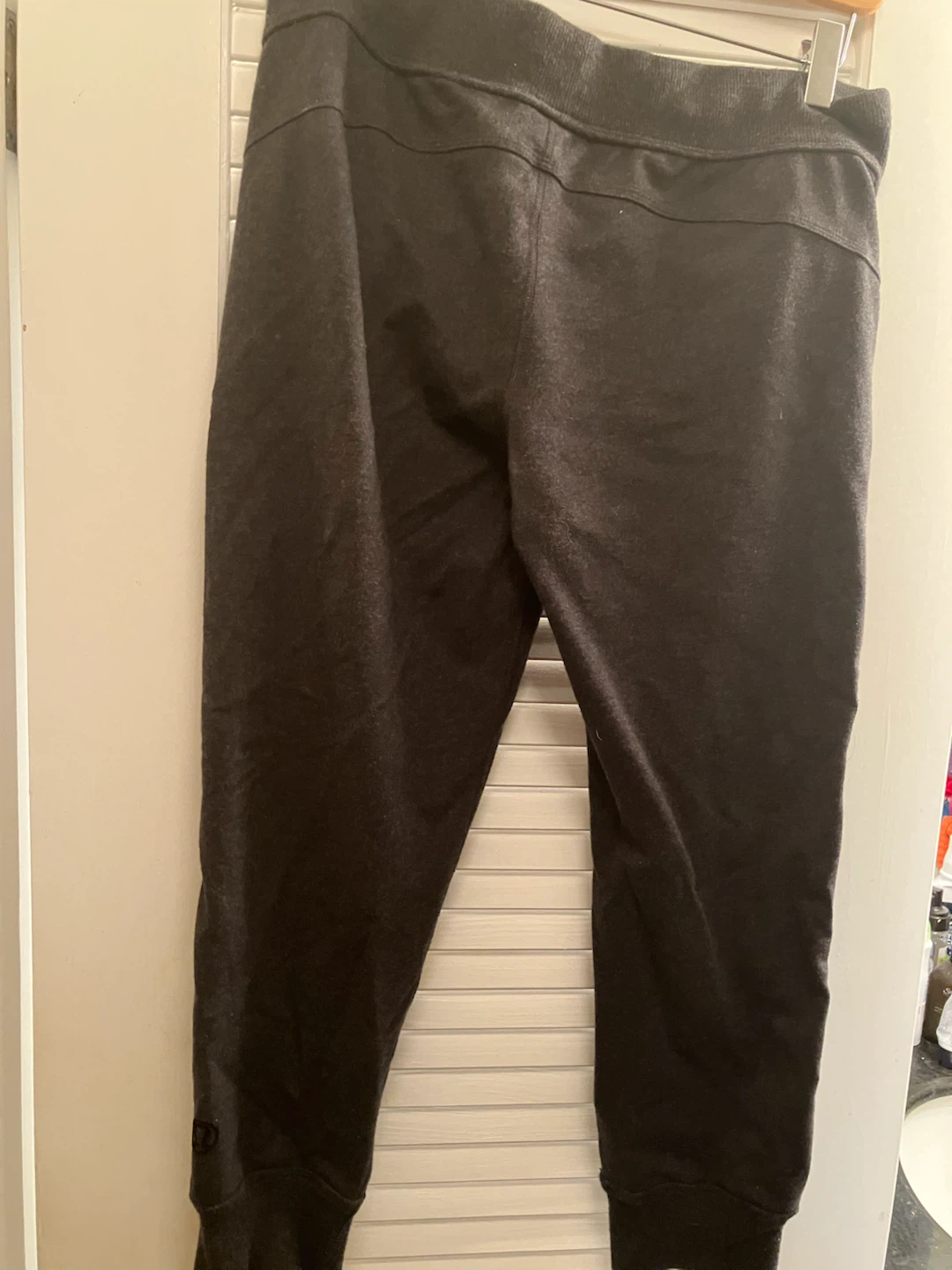 Lululemon Grey Sweatpants Size 6 - photo 2