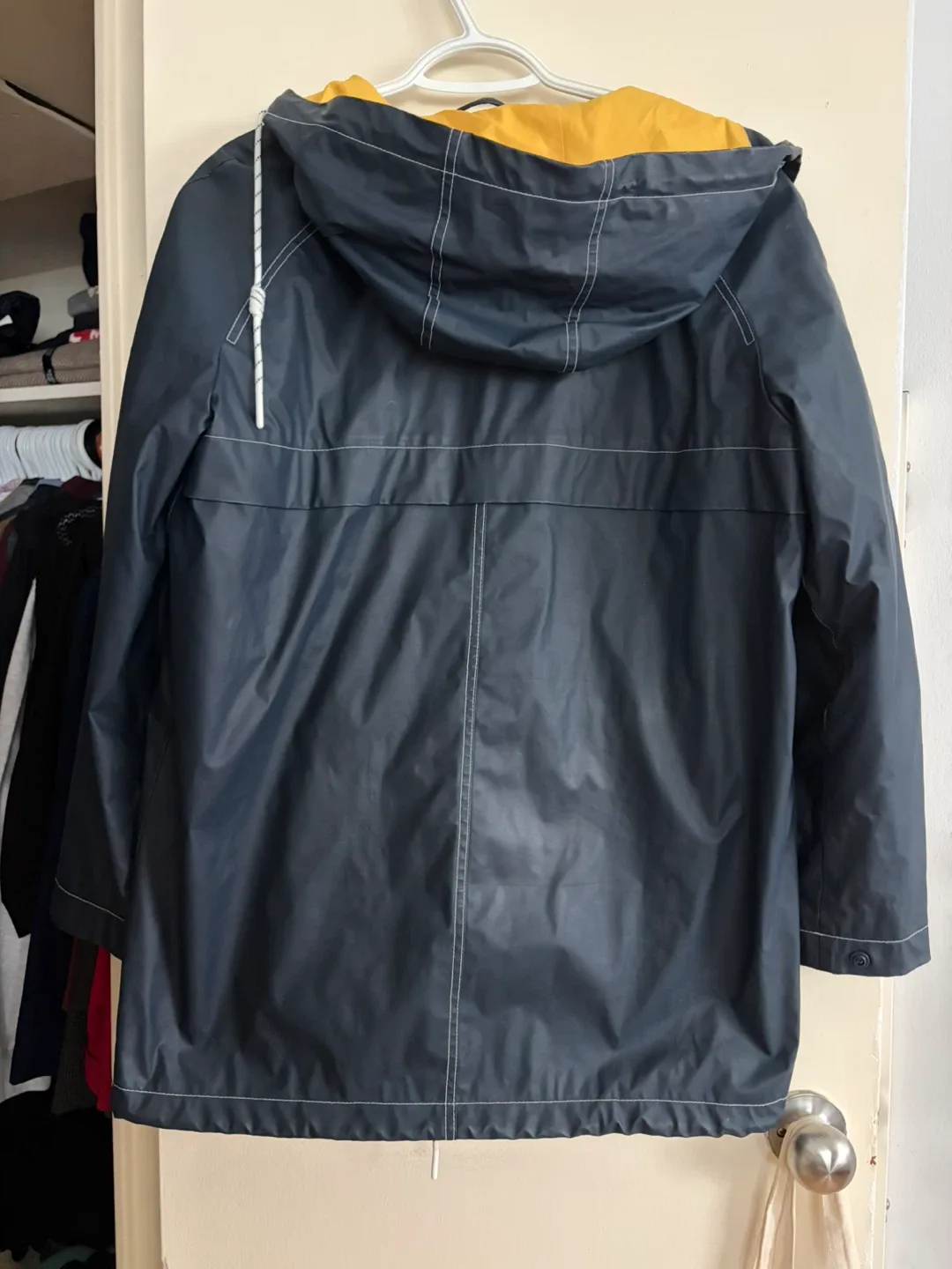 Pull&Bear Navy Raincoat with Yellow Lining - photo 3