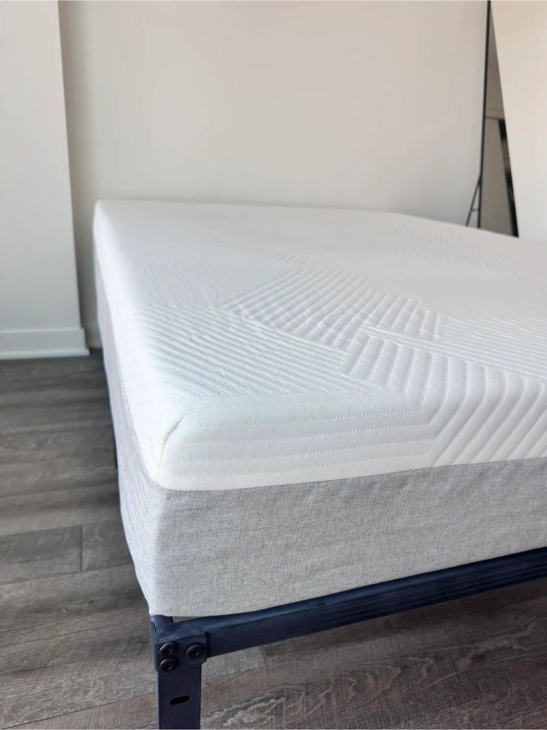 Set Mattress and Metal Bed Frame/ full - photo 2