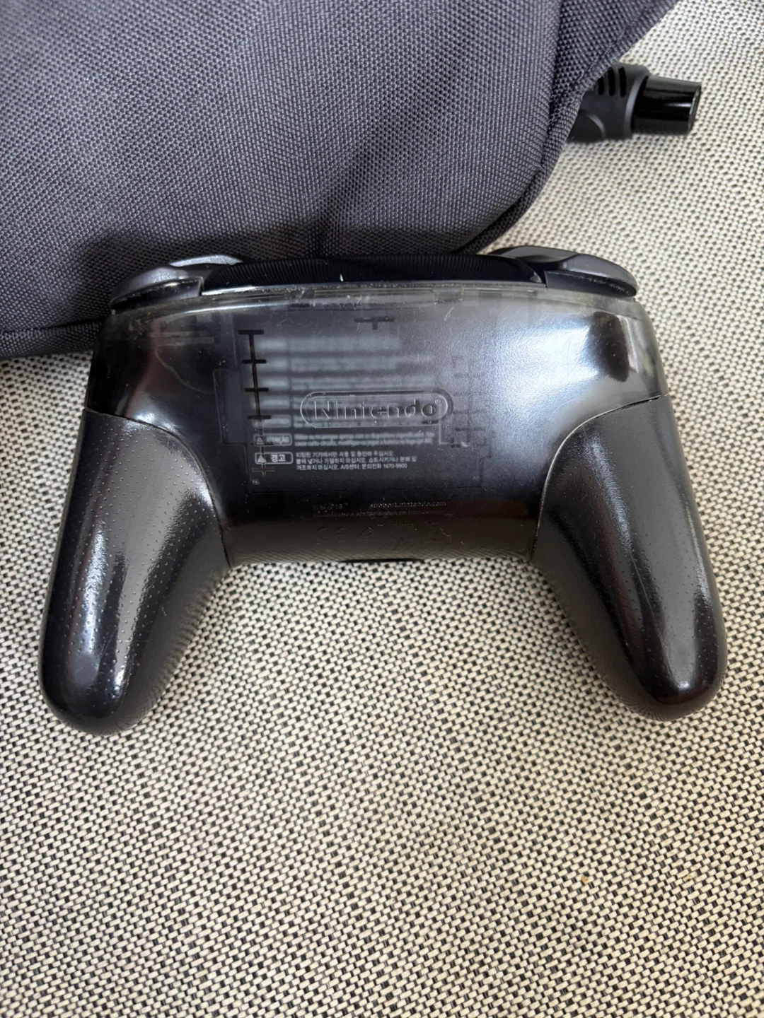 Nintendo Switch Pro Controller - Black - photo 2