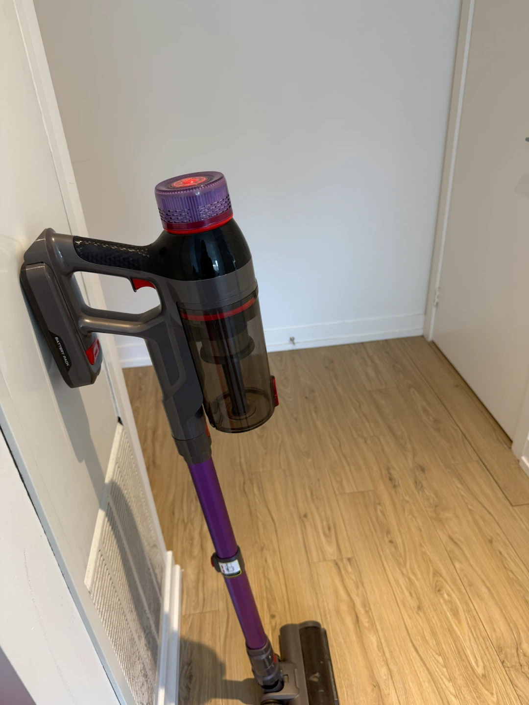 Cordless Stick Vacuum Cleaner - photo 2