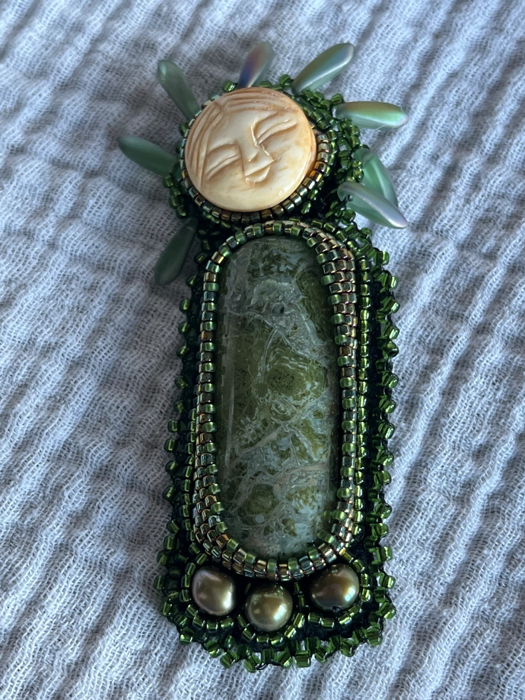 Handmade Green Jasper Sun Face Brooch - photo 3