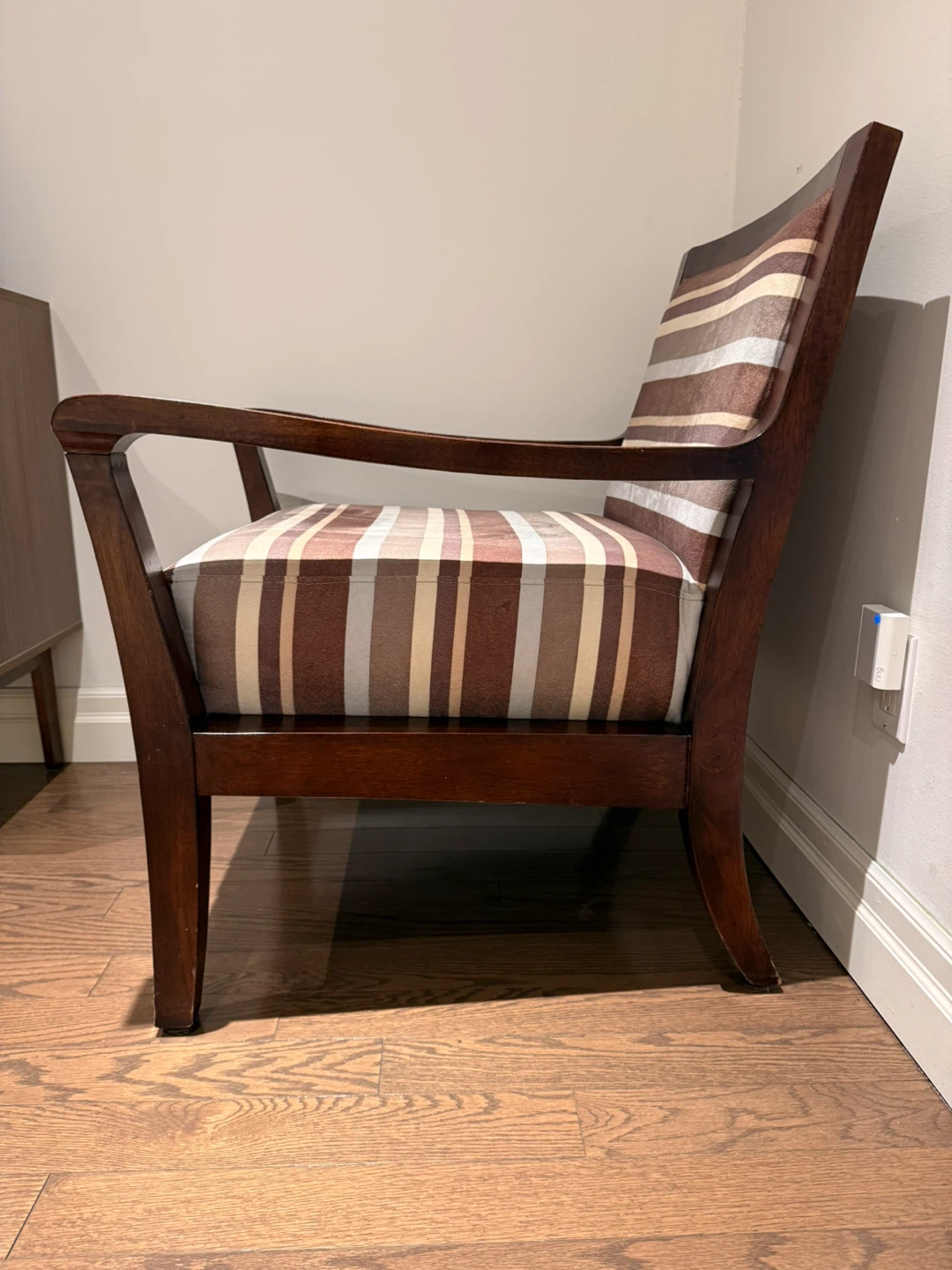 Striped Accent Chair - Solid Wood - photo 3