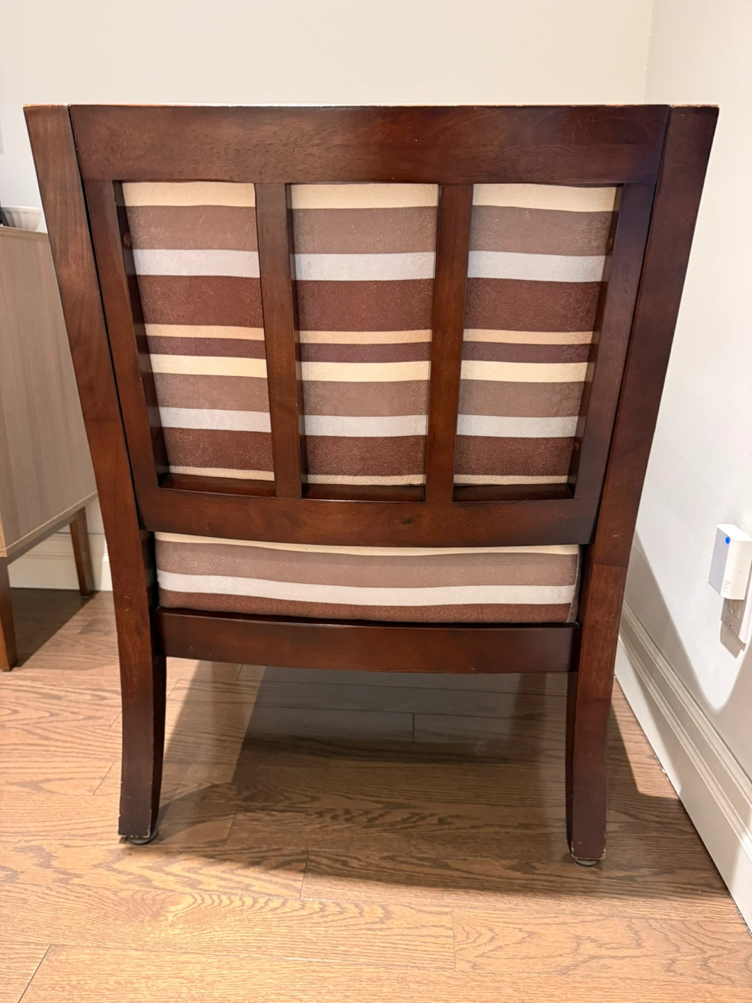 Striped Accent Chair - Solid Wood - photo 4