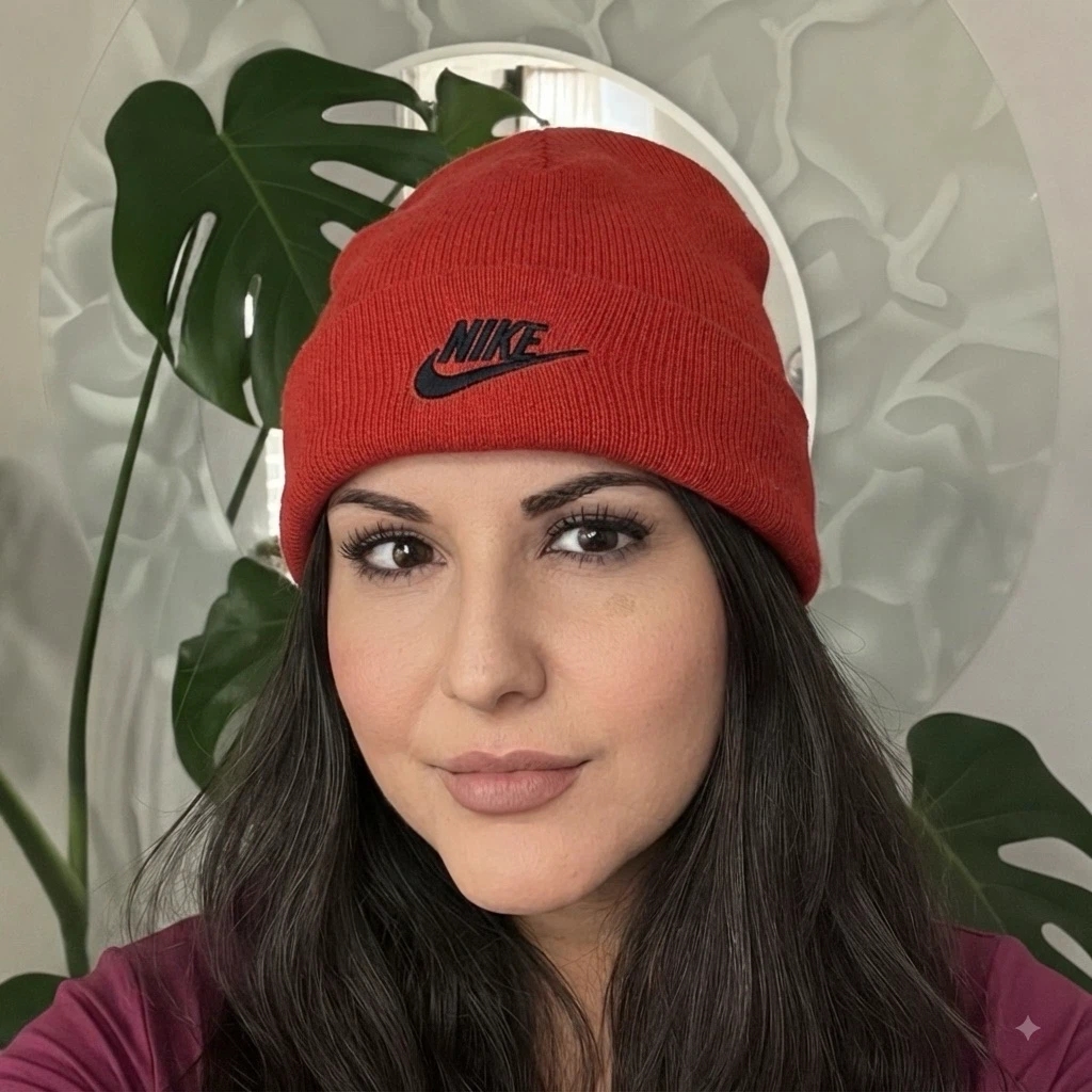 Nike Red Cuffed Winter Beanie Tuque Embroidered Logo Hat Unisex