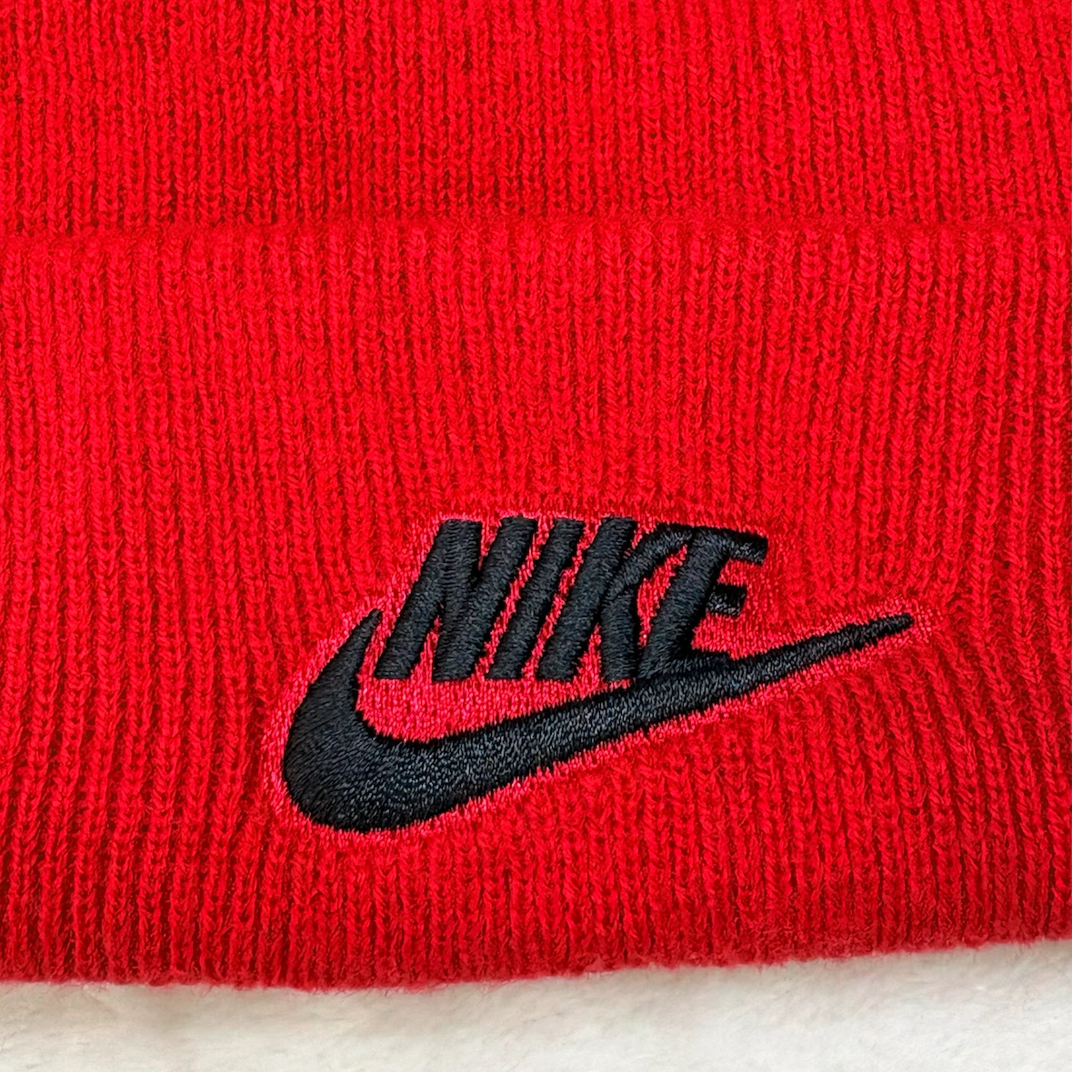 Nike Red Cuffed Winter Beanie Tuque Embroidered Logo Hat Unisex - photo 3
