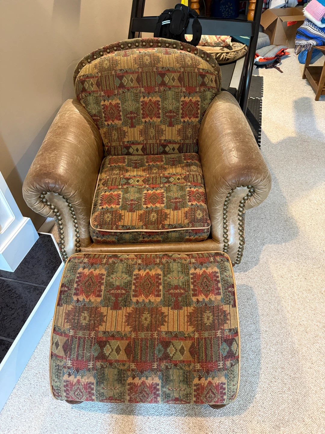 Living room set - couches and chair with ottoman - photo 2