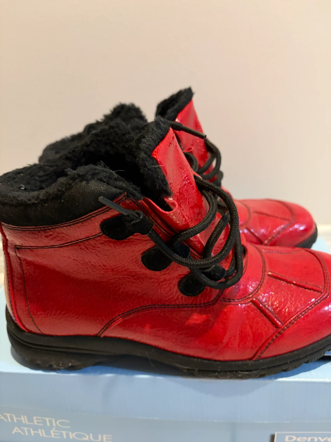 Red size 8 Winter Boots