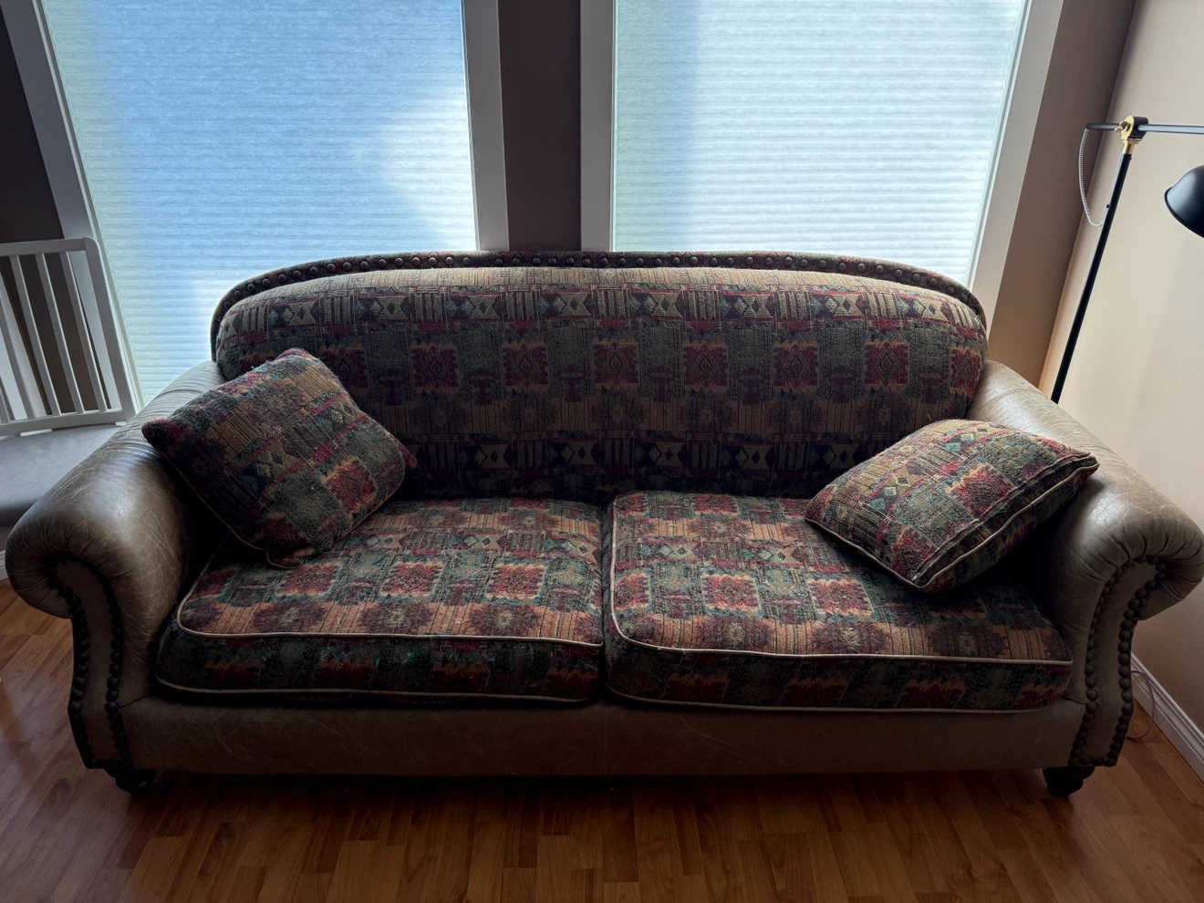 Living room set - couches and chair with ottoman - photo 3