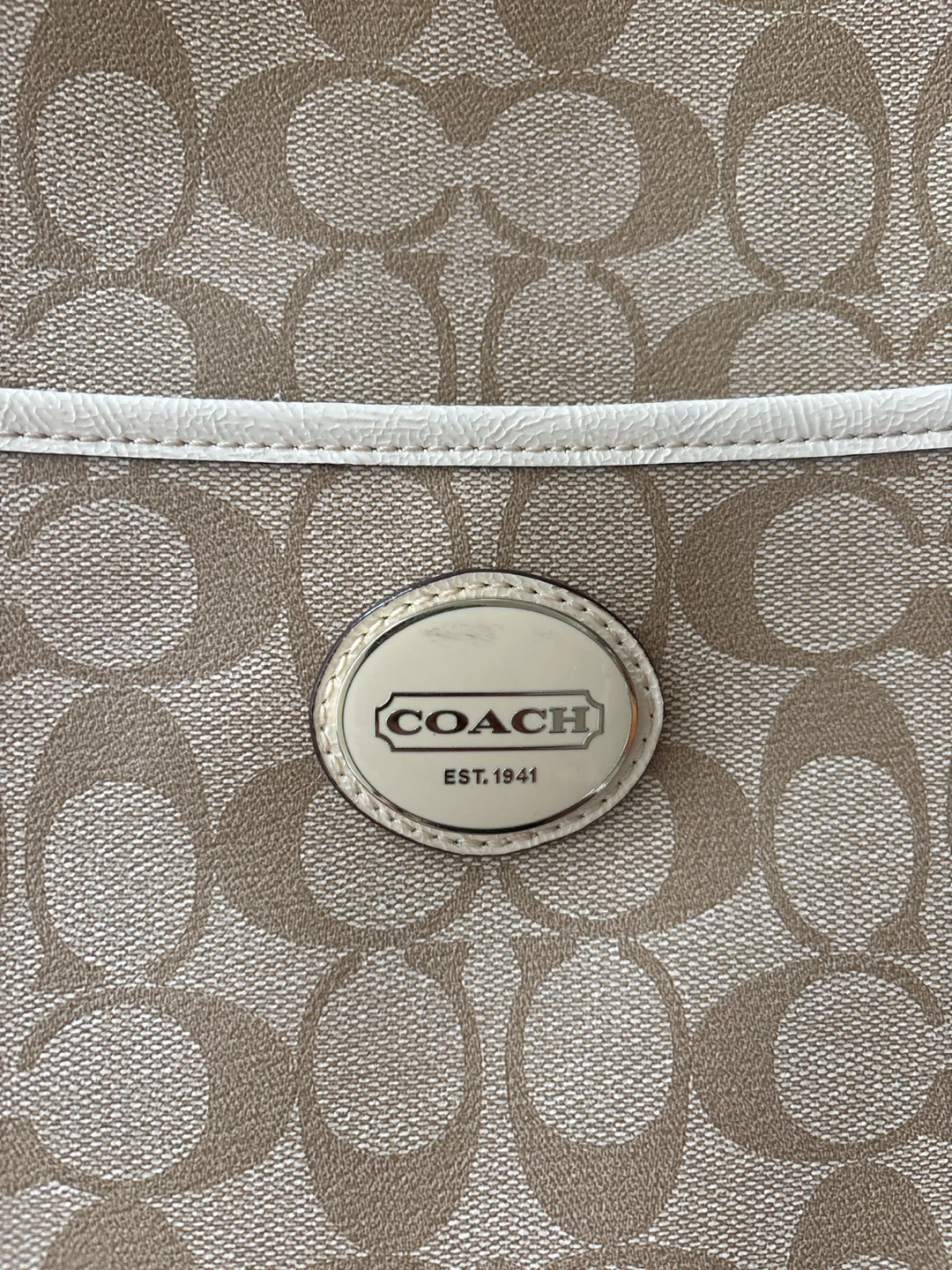 Coach Monogram Shoulder Bag (small damage) - photo 2