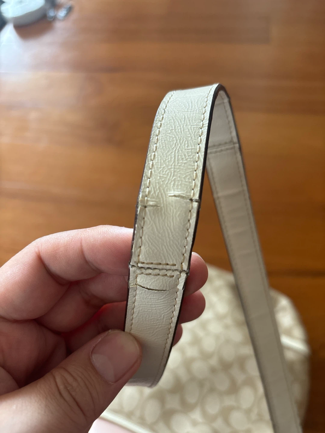 Coach Monogram Shoulder Bag (small damage) - photo 5