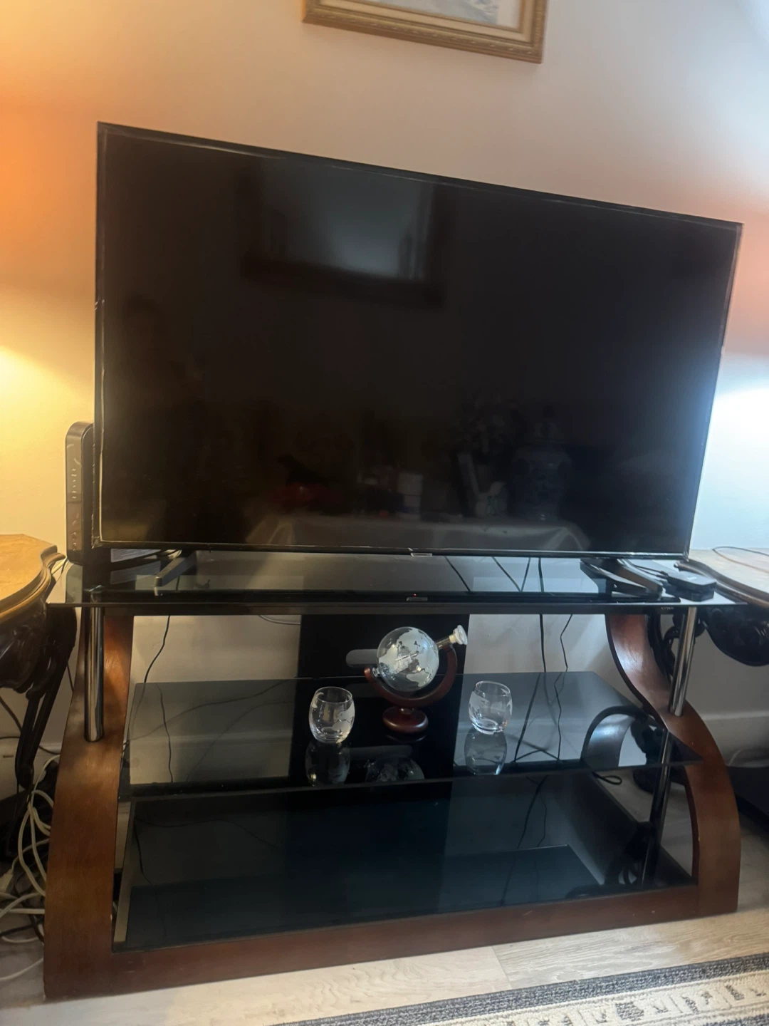 Coffee table, 2 ends table & TV stand - photo 4
