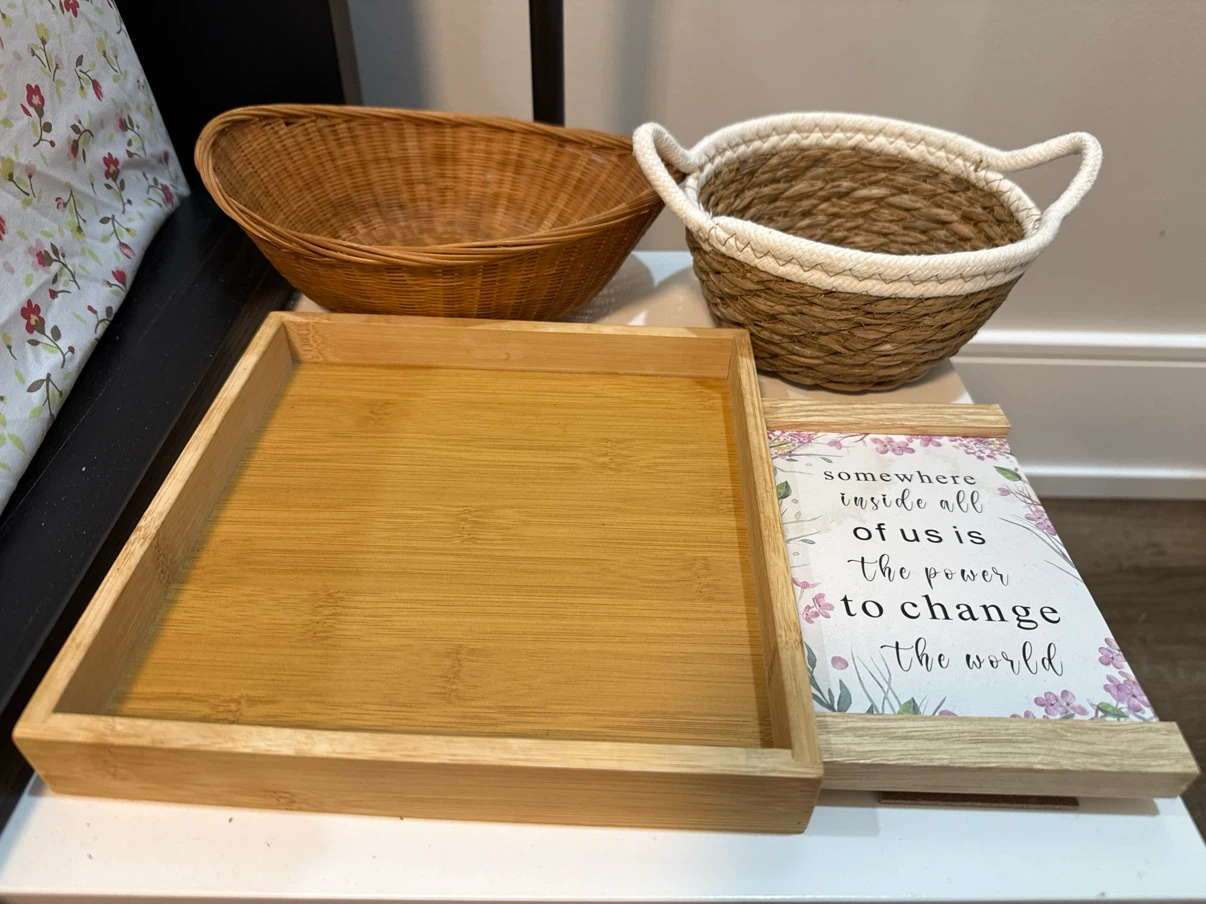 Set of baskets and tray with frame