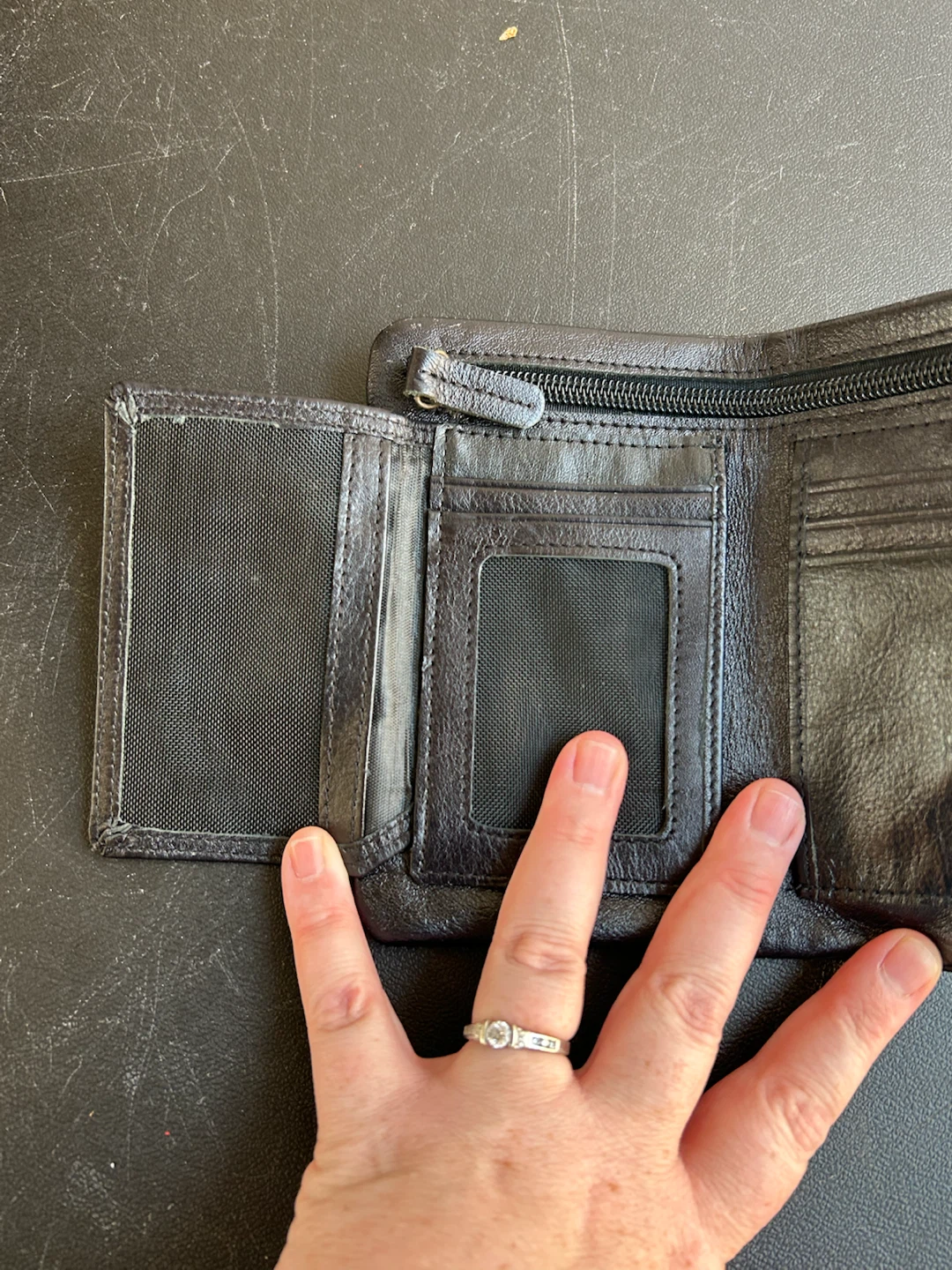 Saffiano Leather Bifold Wallet - photo 4