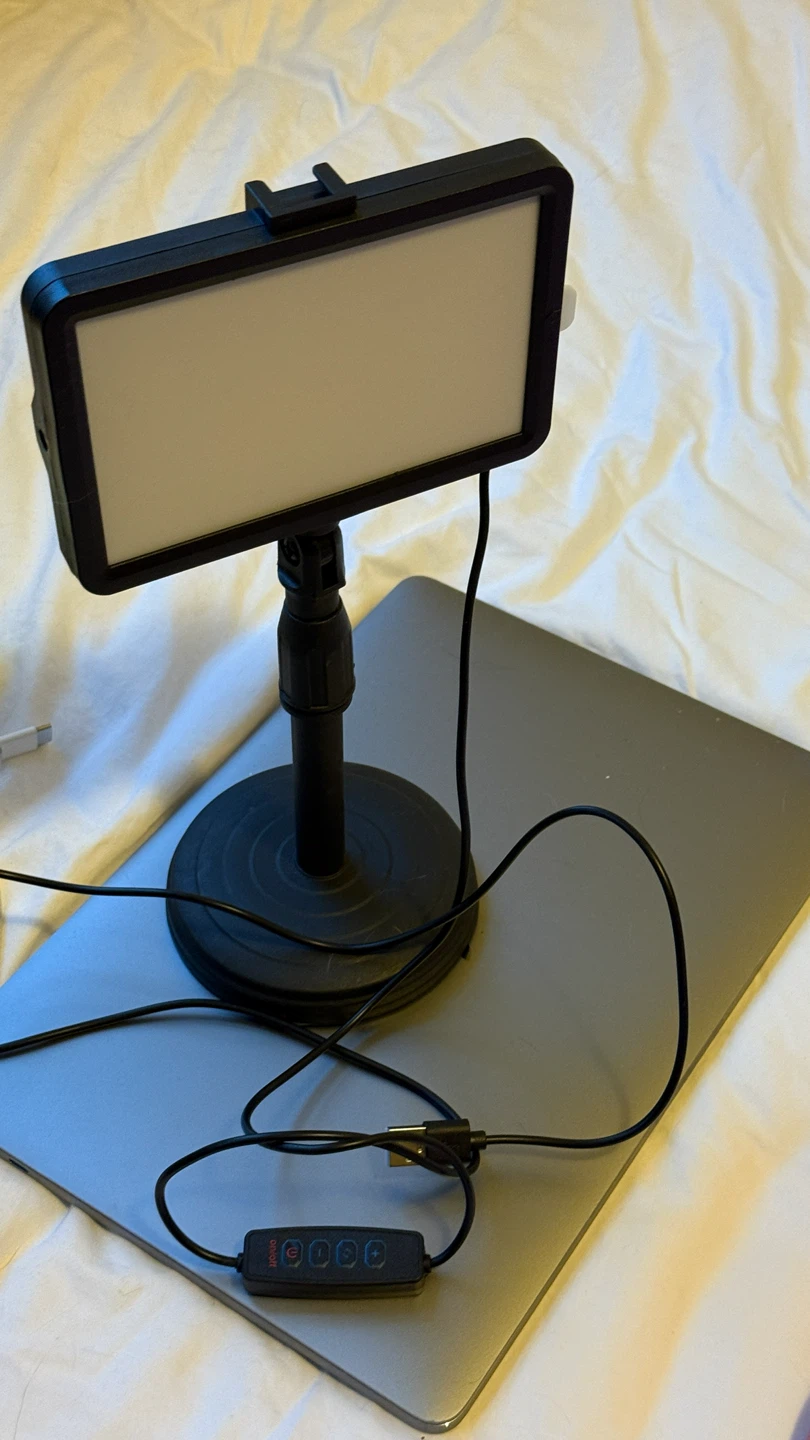 LED light with stand - photo 3