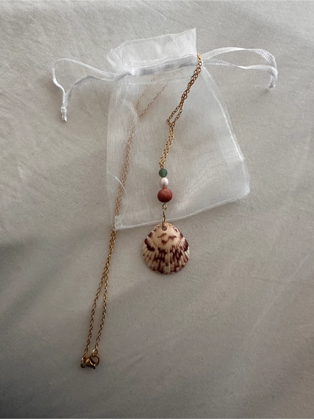 Seashell Pendant Necklace with Beads - photo 3