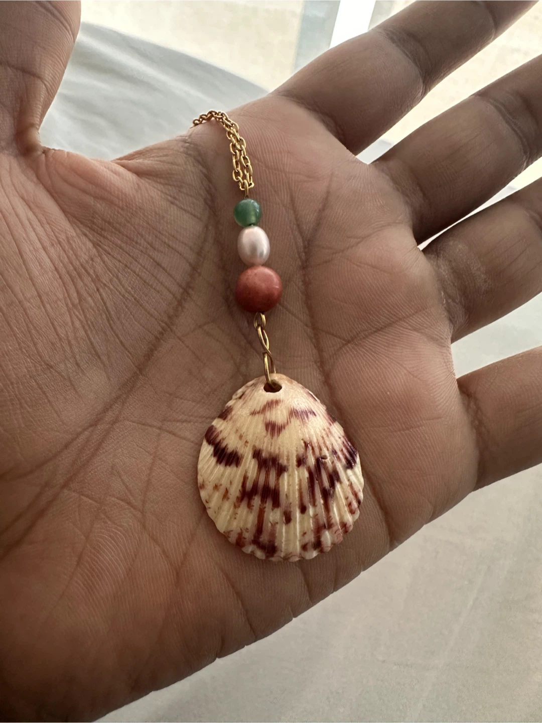 Seashell Pendant Necklace with Beads - photo 4