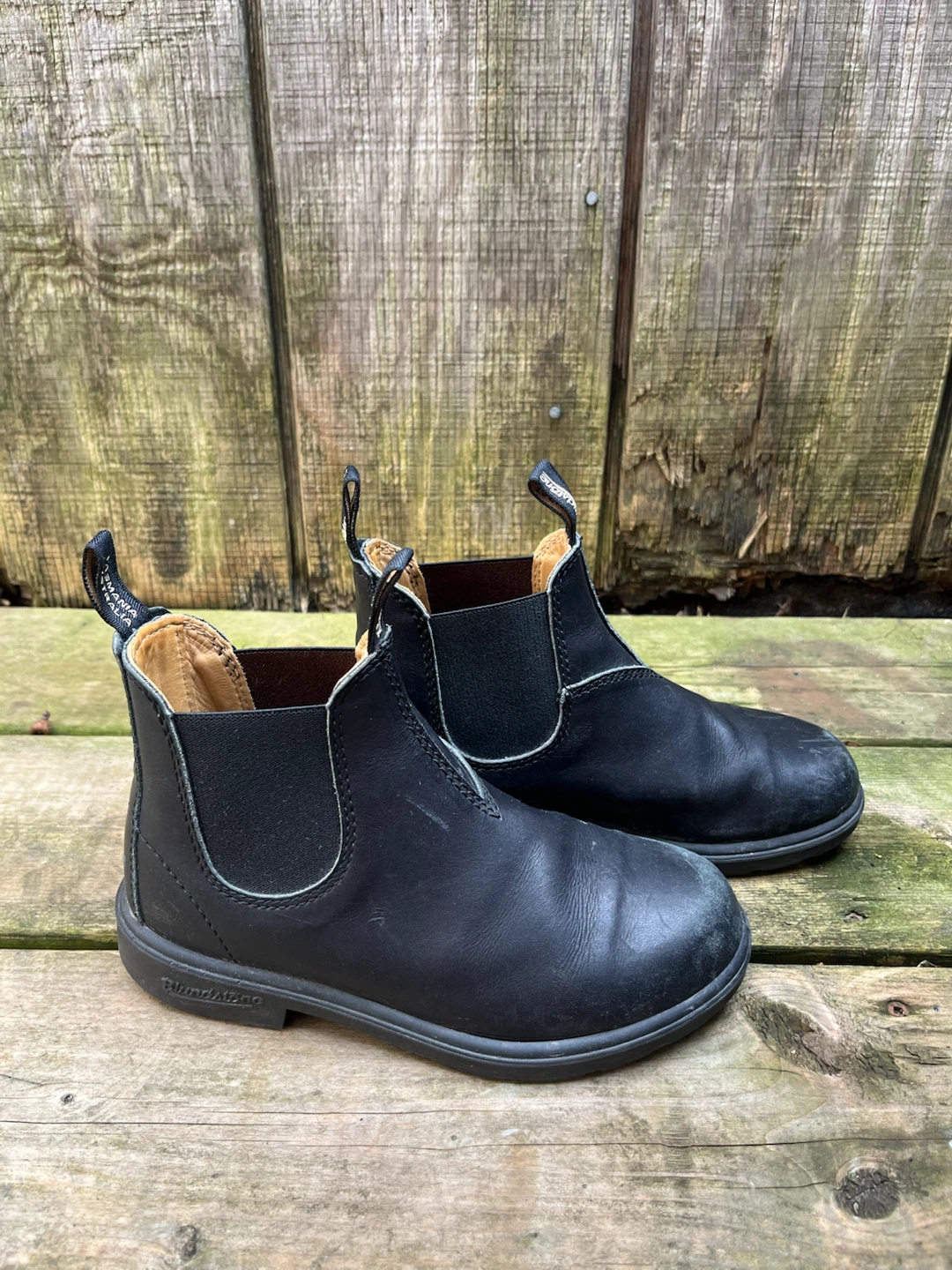 Kids Blundstone Chelsea Boots - Size 2 AUS/ 3 CAD