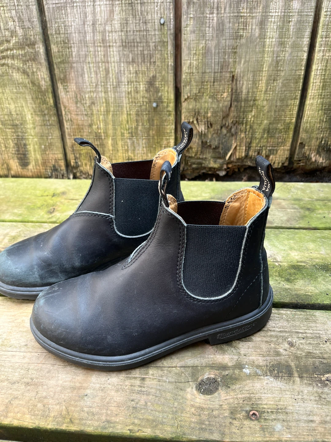 Kids Blundstone Chelsea Boots - Size 2 AUS/ 3 CAD - photo 3