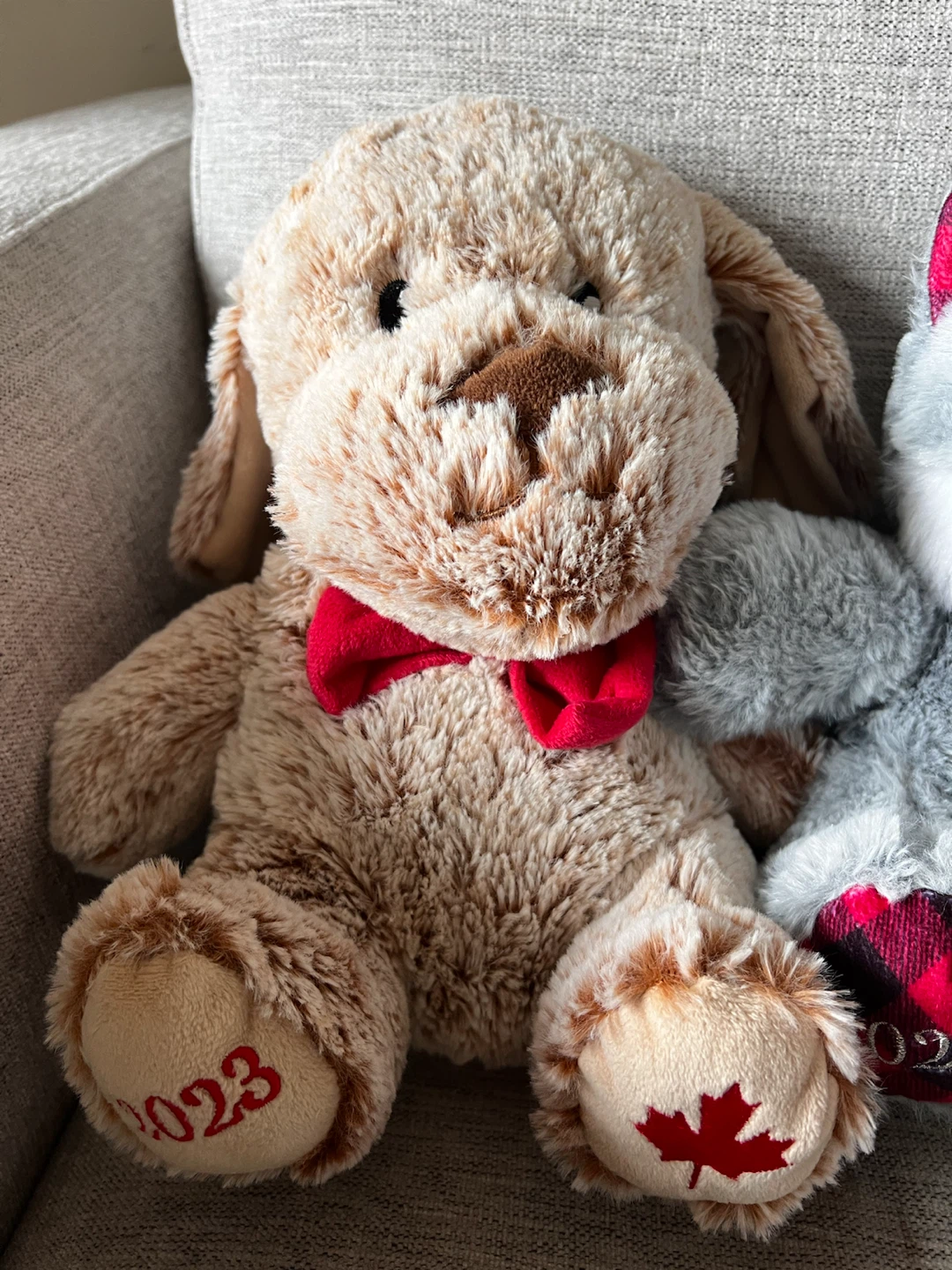 Grey stuffed cat with red plaid bows - photo 3
