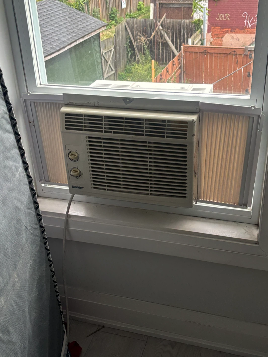 For Living Window Air Conditioner - photo 2