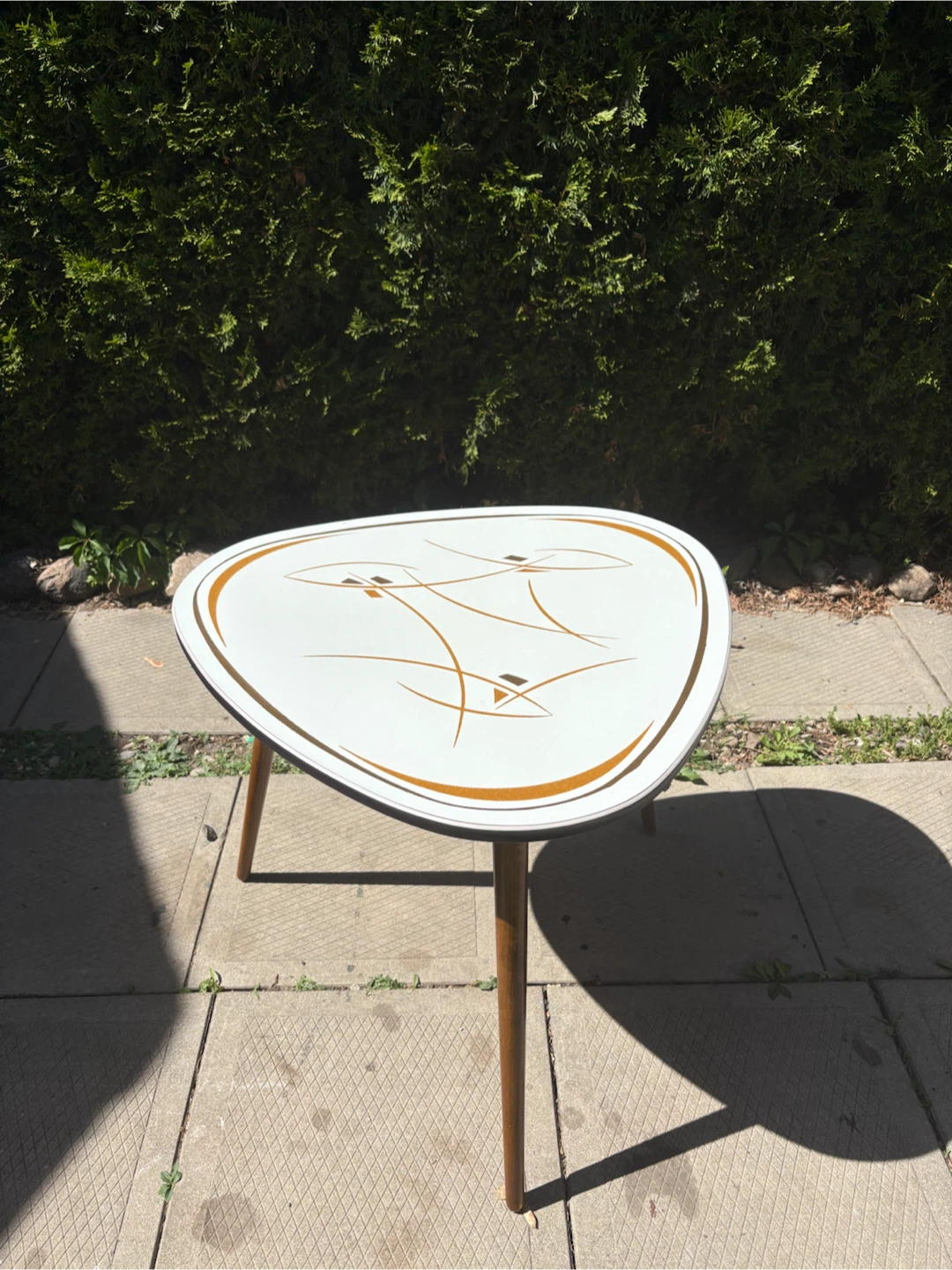 MCM Atomic Side Table - photo 3
