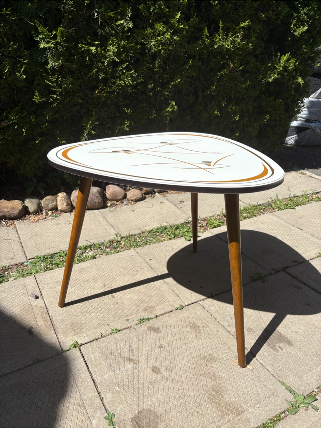 MCM Atomic Side Table - photo 4
