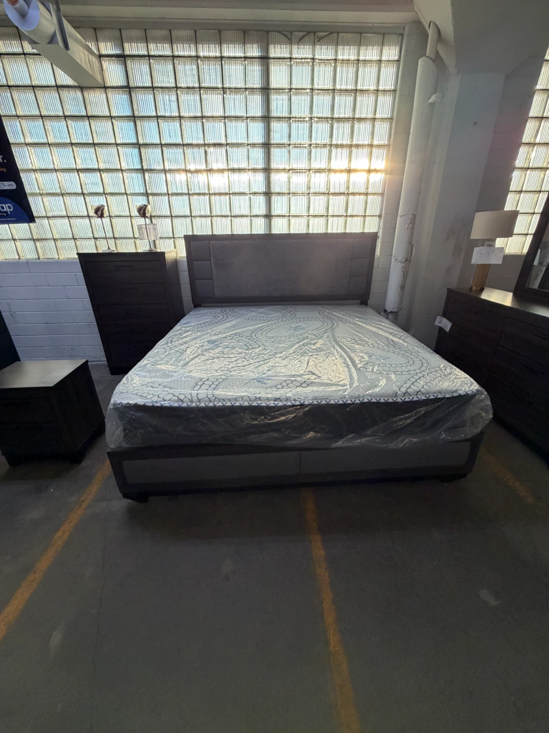 Royal Furniture Queen Bedroom Set - photo 2