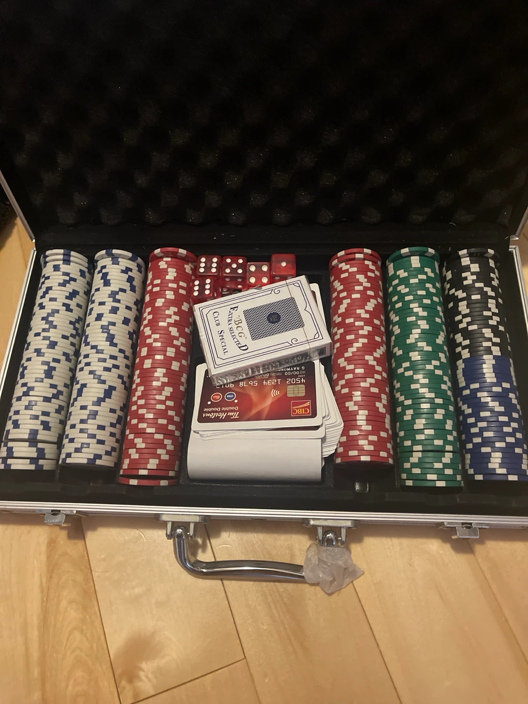 BCG poker set in aluminum case