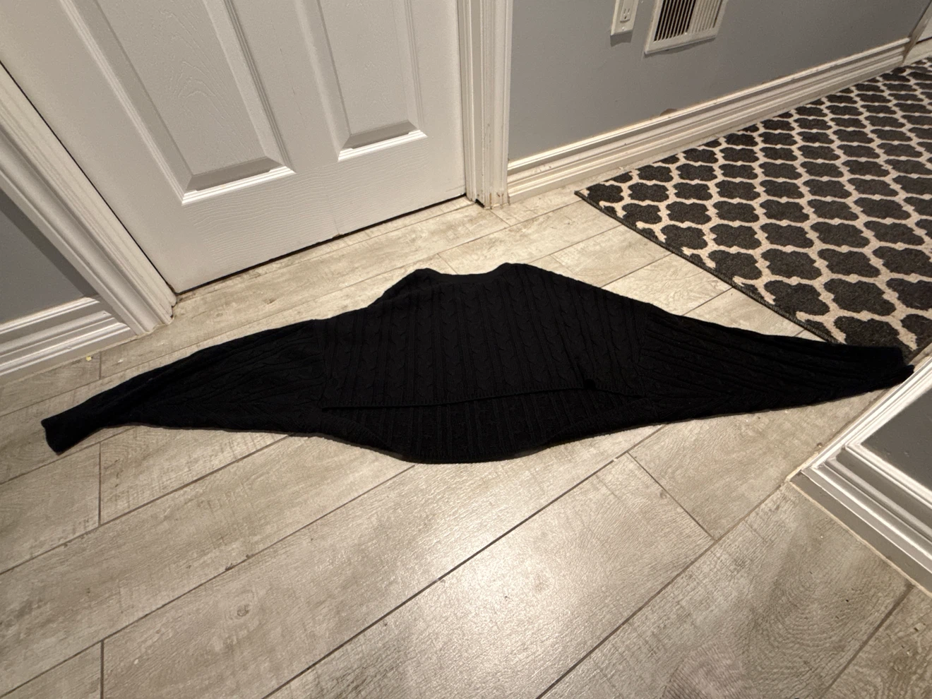Very cozy crop top perfect for school.