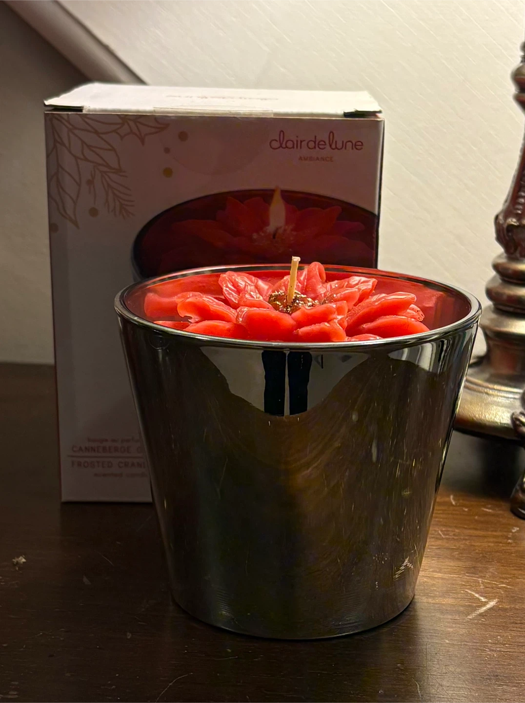 ✨✨Clair de Lune Frosted Cranberry Scented Candle - photo 2