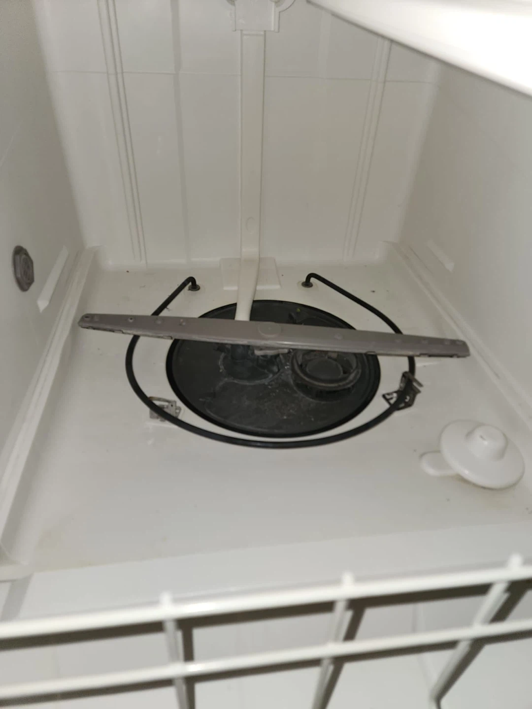 Whirlpool Dishwasher 120$
