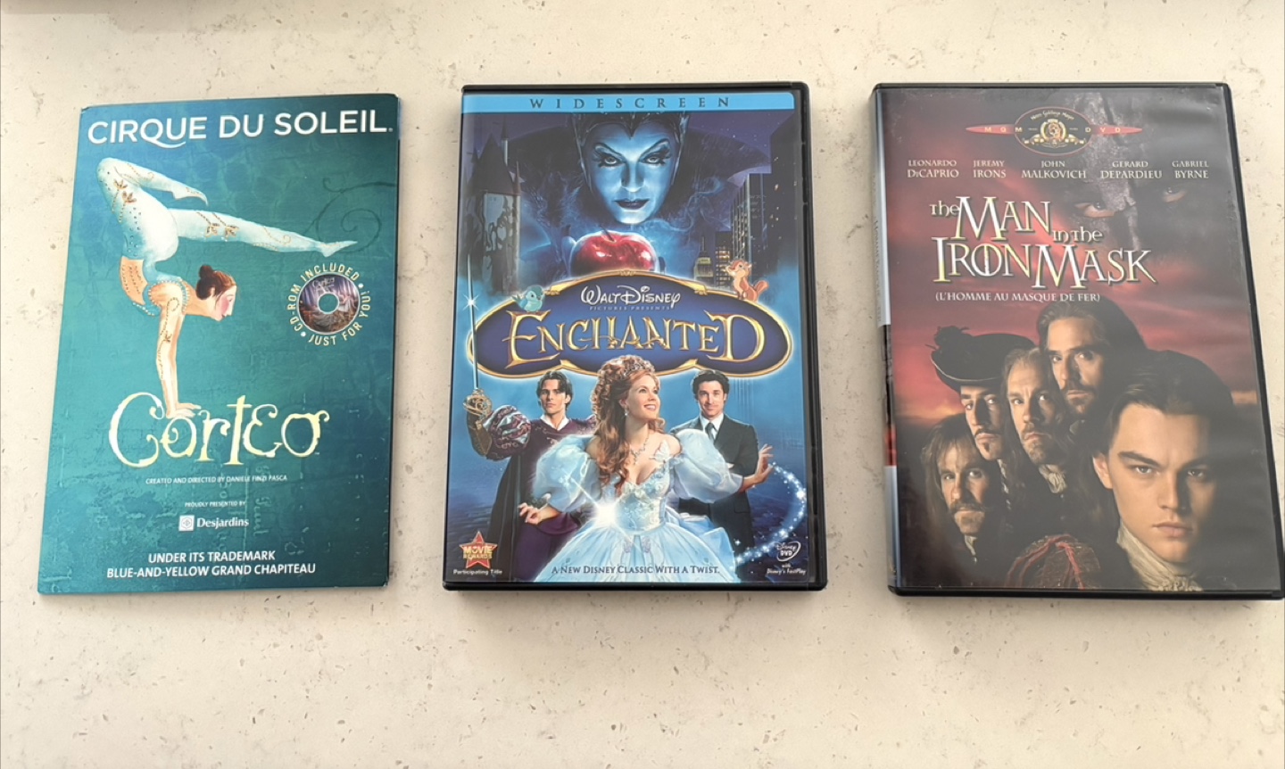 Circus & Movie DVDs 📀 - photo 2