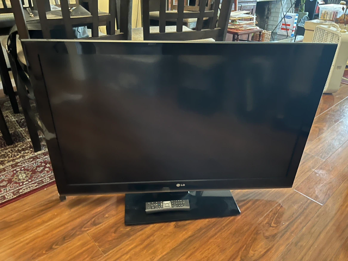 LG 42" LCD TV