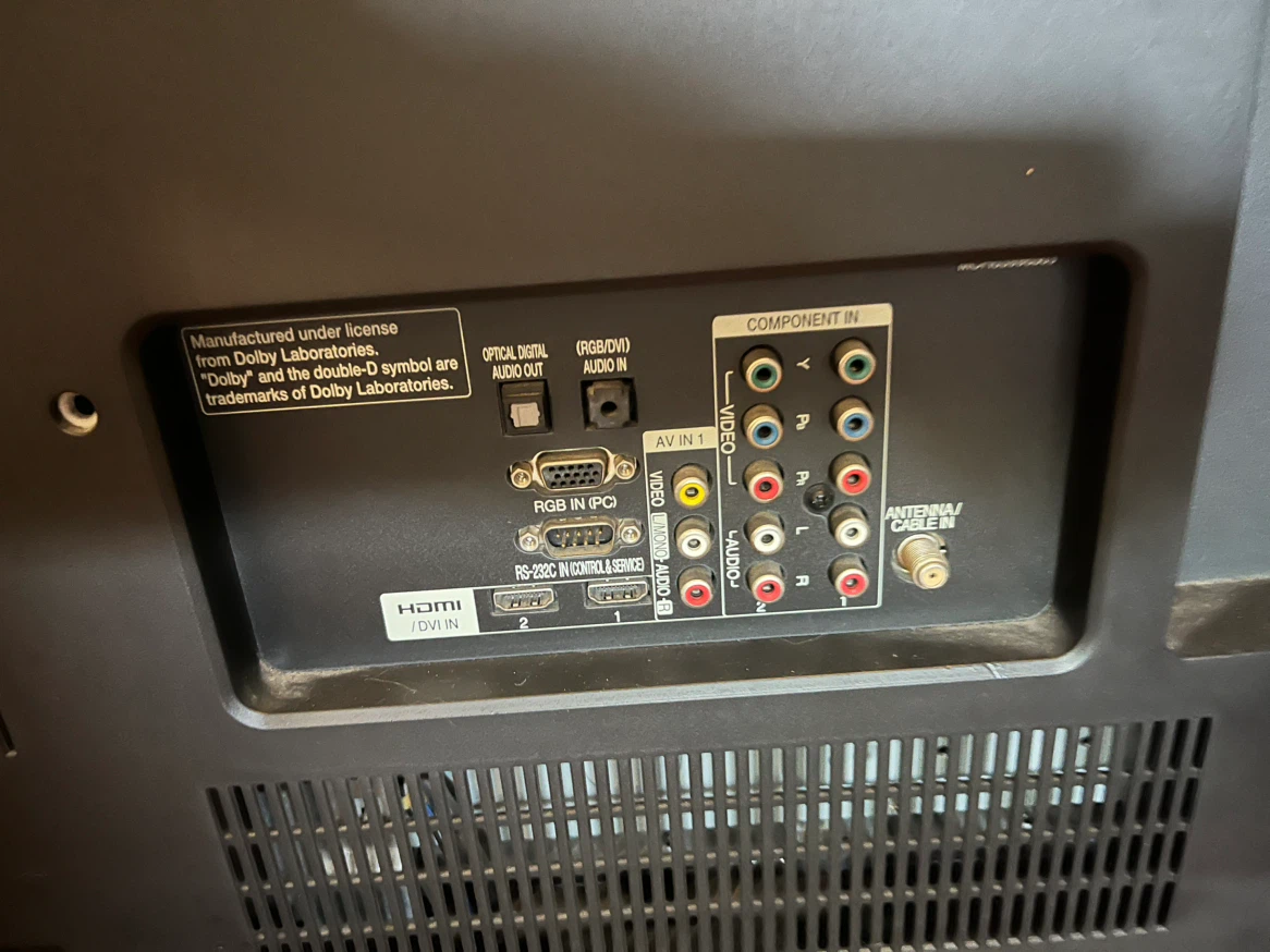 LG 42" LCD TV - photo 5