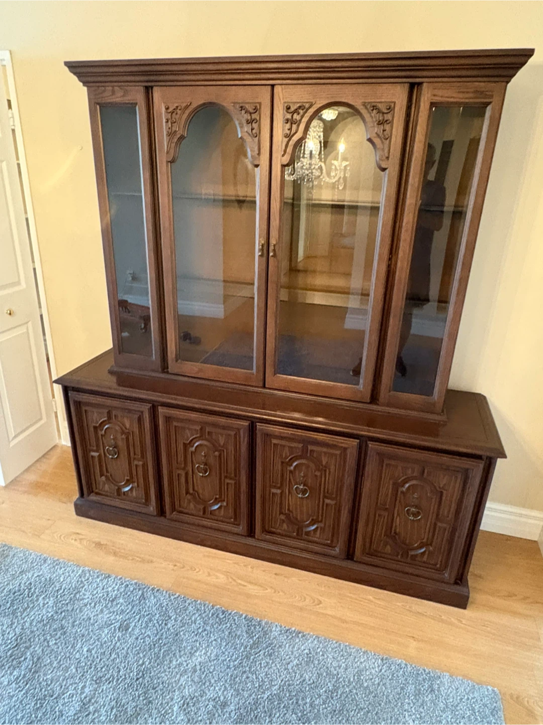 Free delivery used Wooden China Cabinet - photo 2