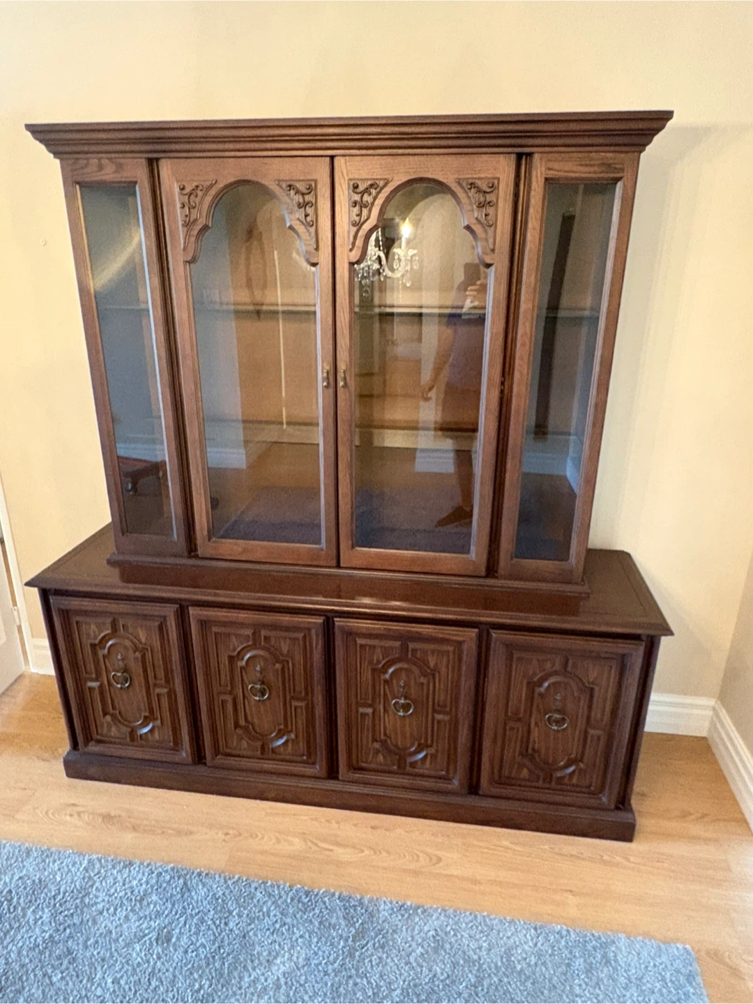 Free delivery used Wooden China Cabinet - photo 3