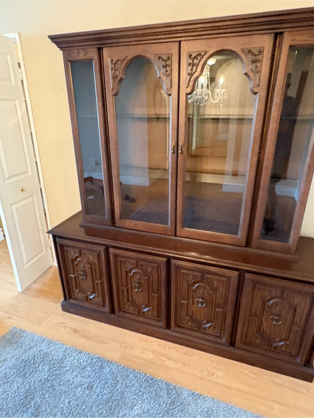 Free delivery used Wooden China Cabinet - photo 4