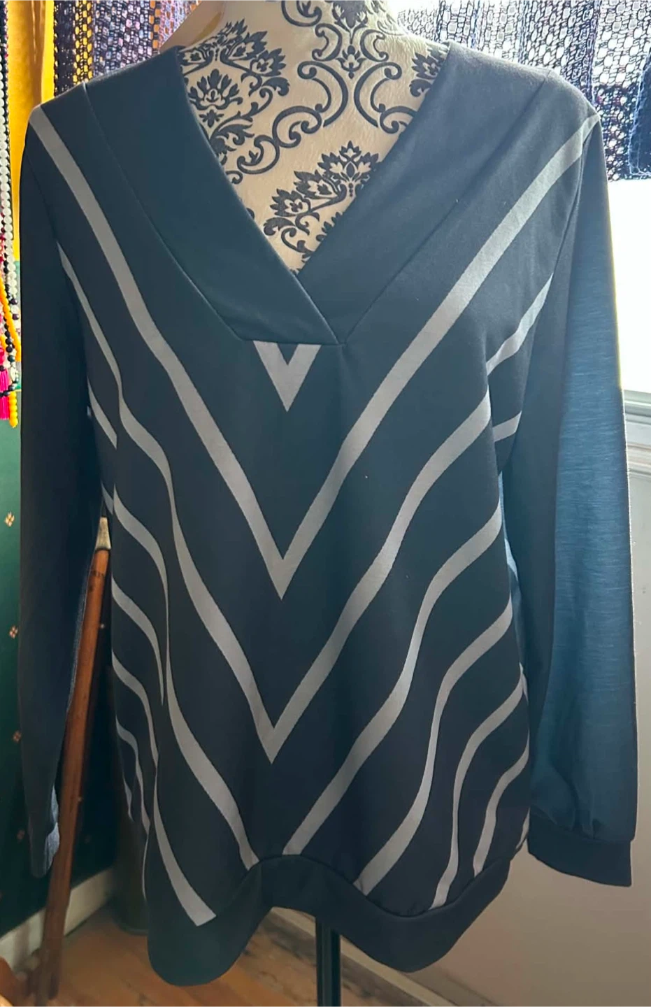 Women's Long Sleeve V-Neck Top - photo 2