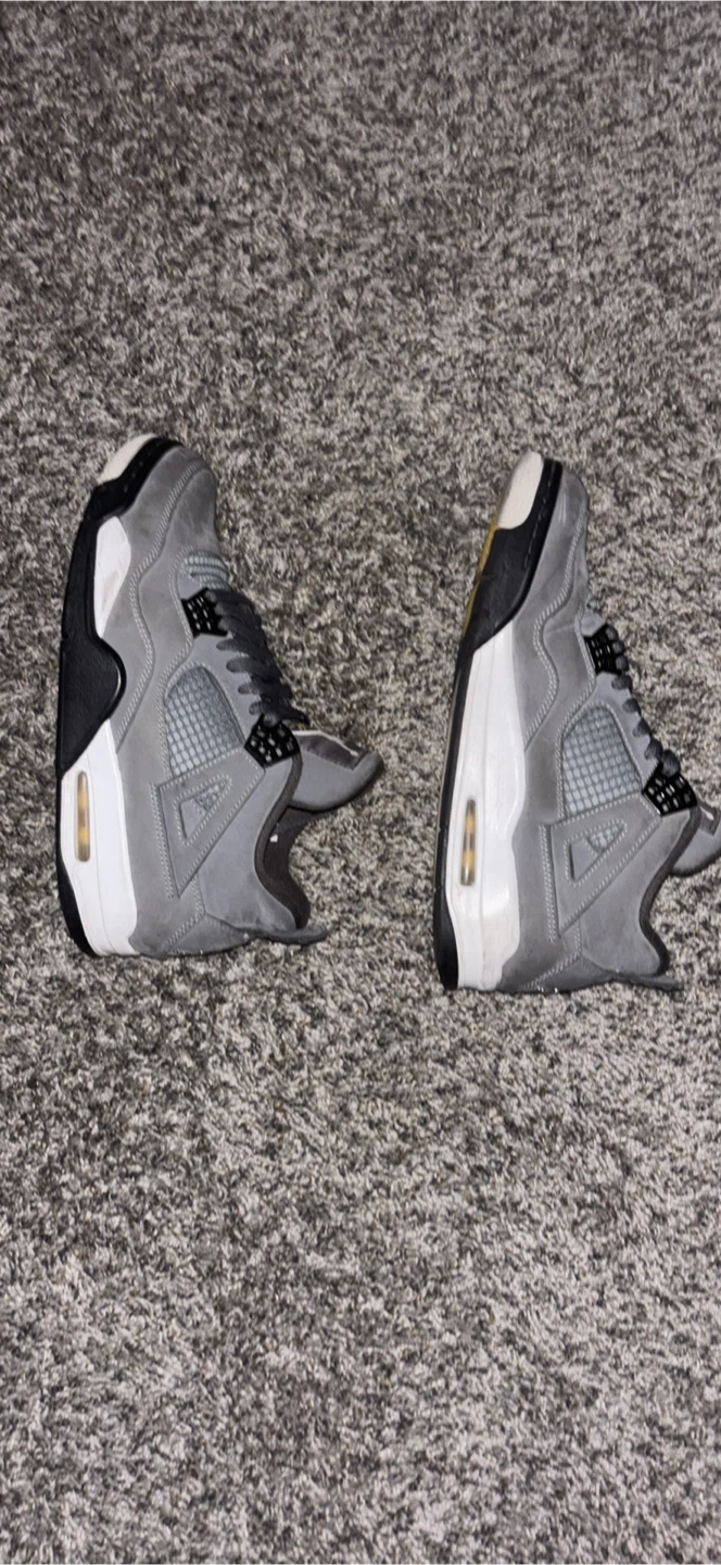 Air Jordan 4 Retro Grey Sneakers