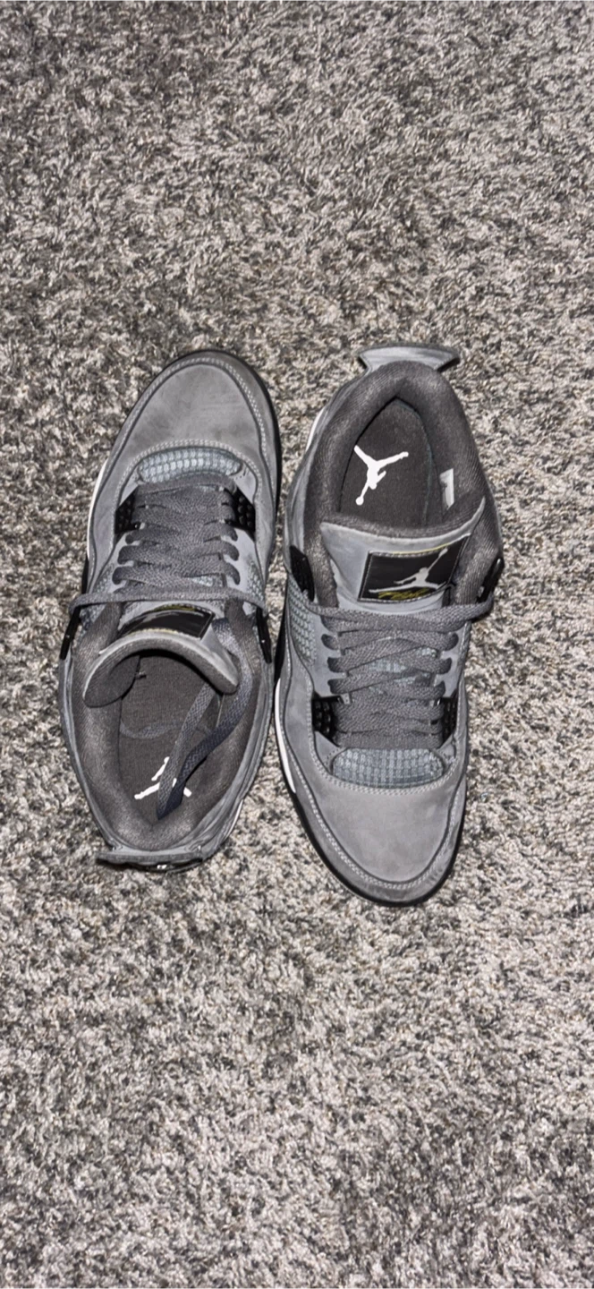 Air Jordan 4 Retro Grey Sneakers - photo 3