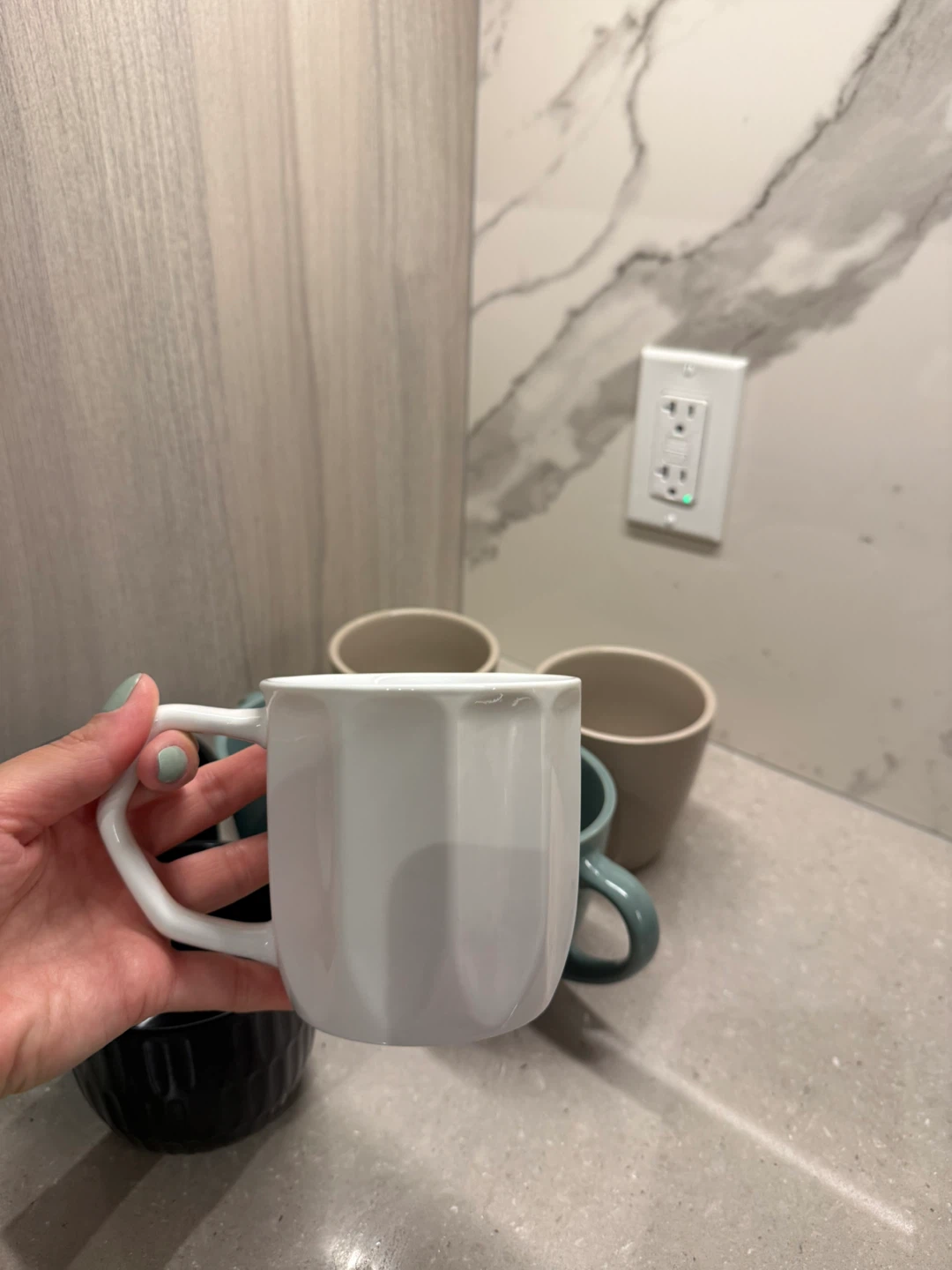 Assorted ceramic coffee mugs set of 7 - photo 2