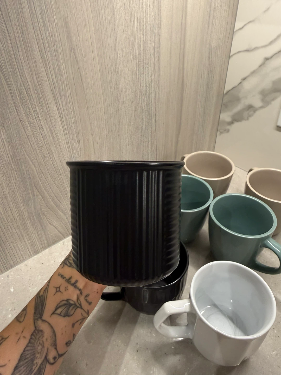 Assorted ceramic coffee mugs set of 7 - photo 5
