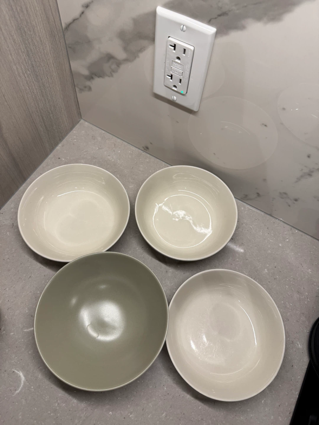 Set of 4 cream and olive ceramic bowls - photo 2
