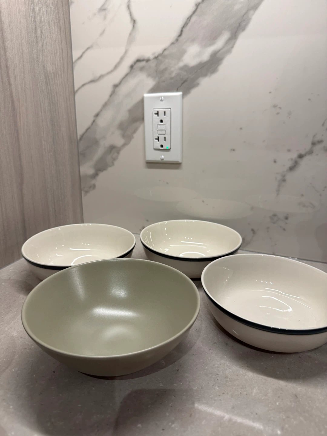 Set of 4 cream and olive ceramic bowls - photo 4