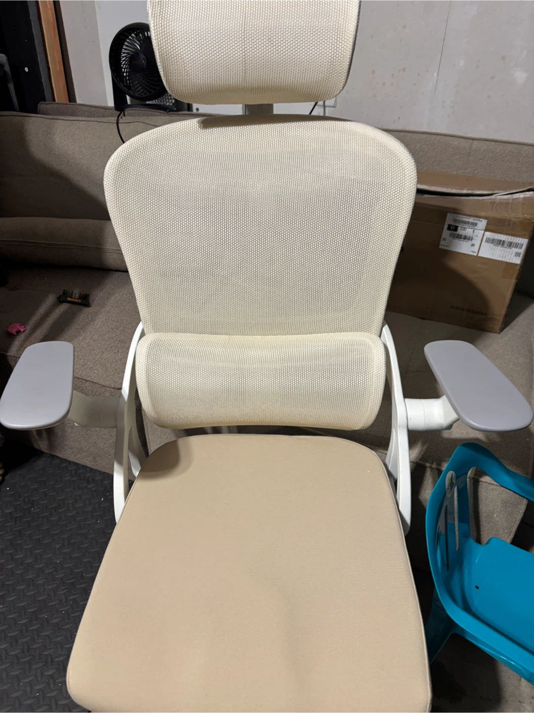 Ergonomic Office Chair - White/Tan Mesh - photo 3