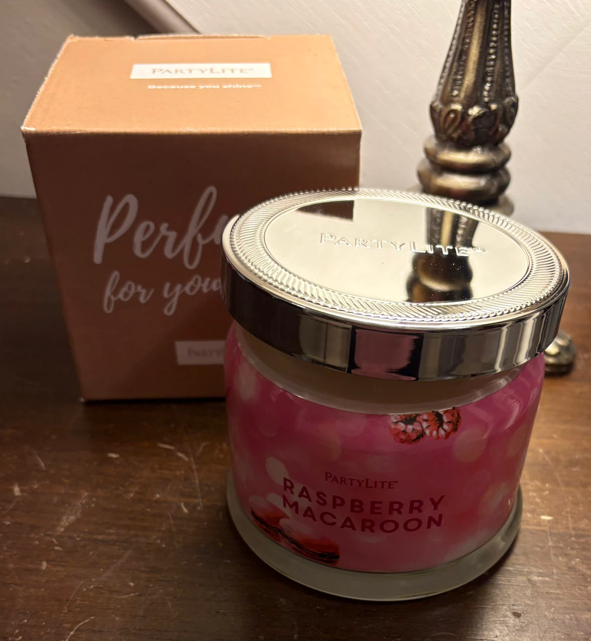 ✨✨PartyLite Raspberry Macaroon Scented Candle